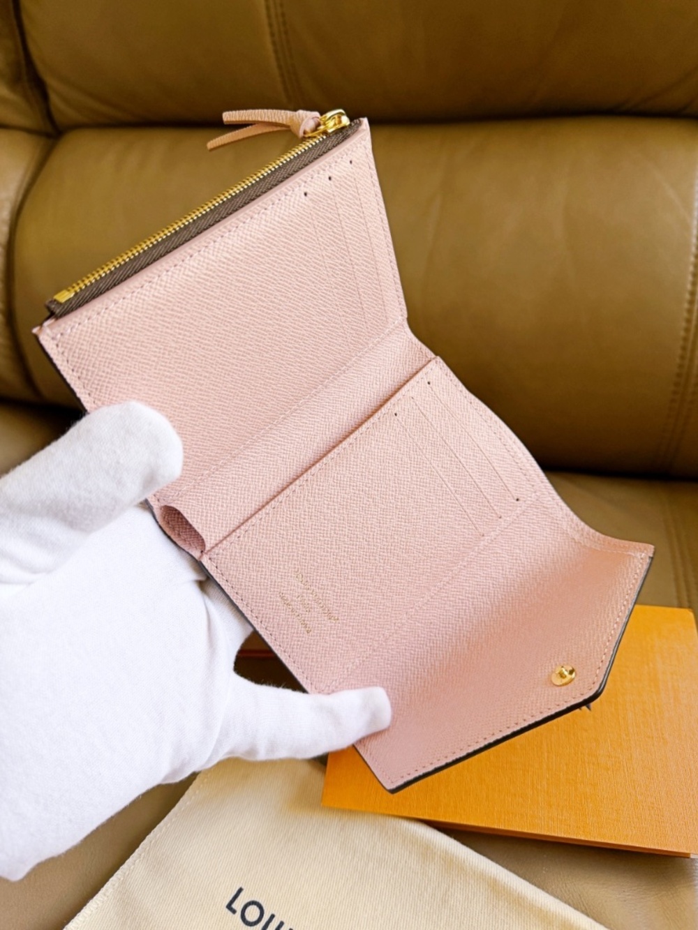 Louis Vuitton Victorine Wallet monogram Rose Ballerine - Picture 3 of 11